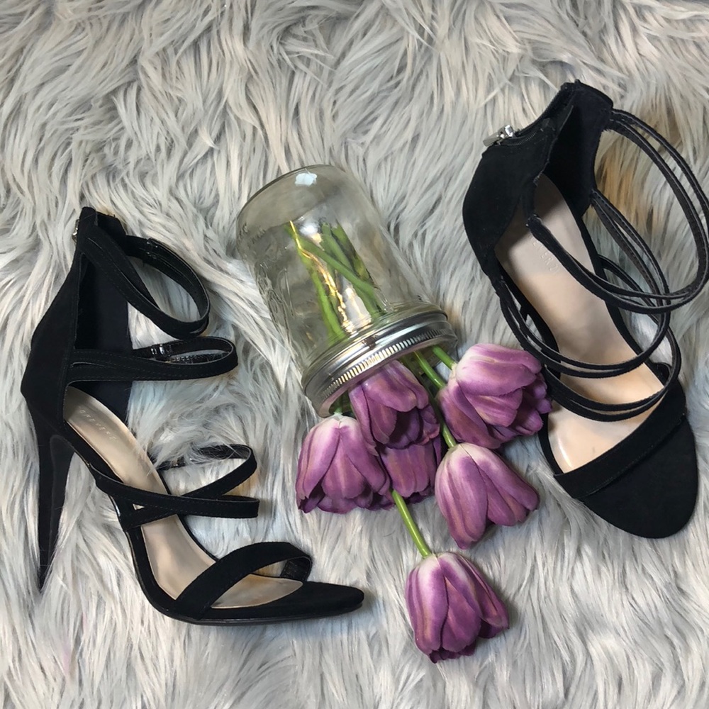 Forever 21 Black strappy heels size 6
